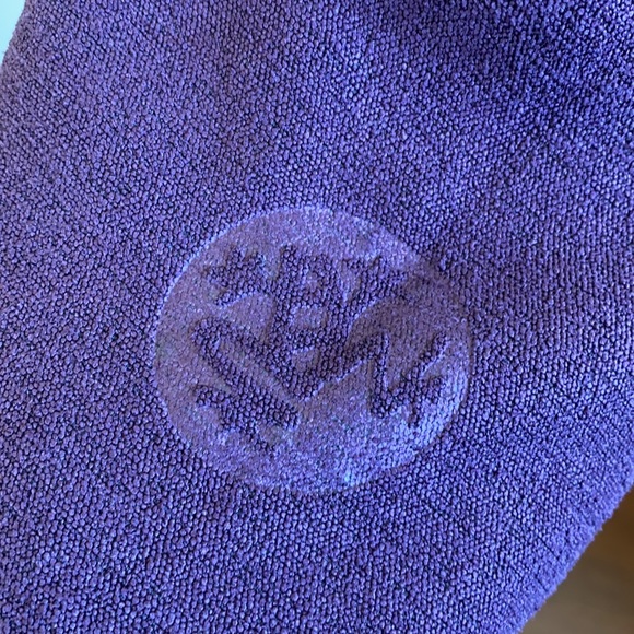 Manduka YOGITOES® YOGA MAT TOWEL - Picture 6 of 8